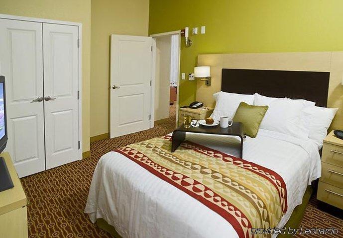 Towneplace Suites By Marriott Gilford Habitación foto