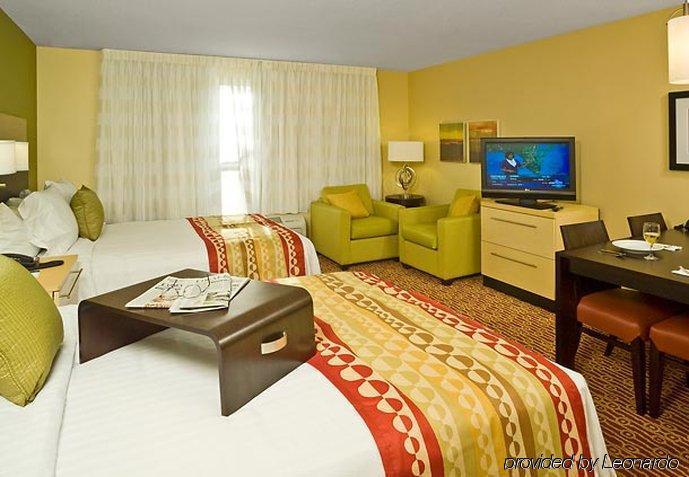 Towneplace Suites By Marriott Gilford Habitación foto